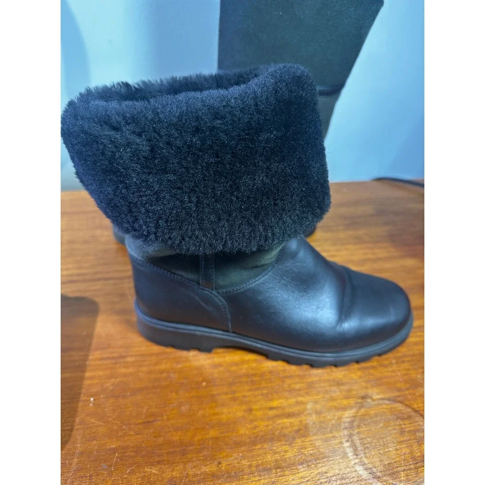 La Canadienne Black Leather Olive Suede Faux Fur Lined Boots Made in Canada 8M